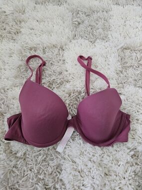 Victorias Secret PINK Women's Tshirt Bra Lightly Lined